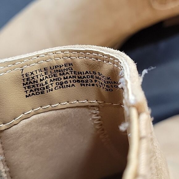 UNIVERSAL THREAD POINTED TOE LOW BLOCK HEEL ANKLE BOOTIE - Picture 13 of 16